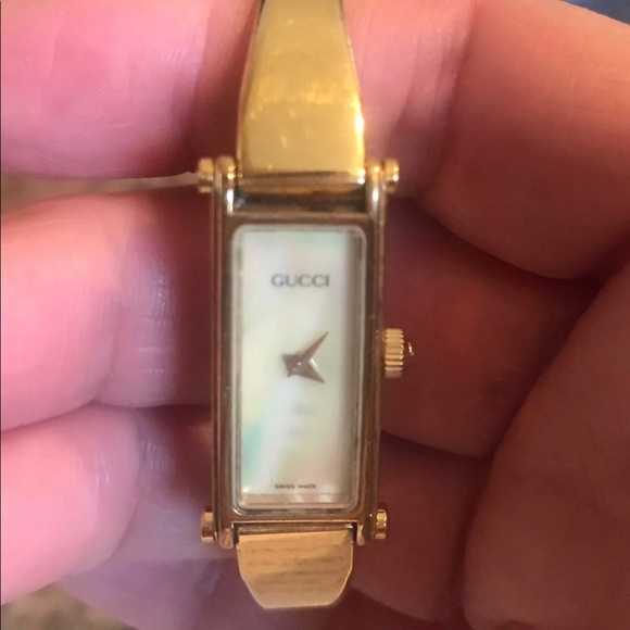 Genuine GUCCI Ladies 1500 Series Timepiece